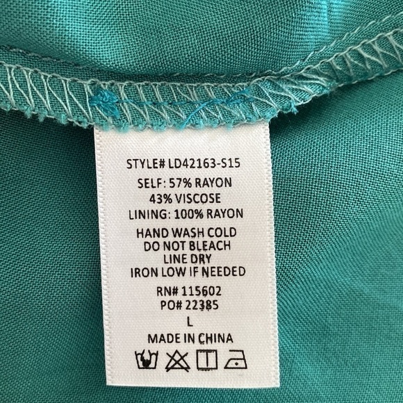 LUSH Peek A Boo Keyhole Dress NWT - Picture 10 of 10